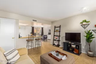 Photo #5: 6483896 Listing 