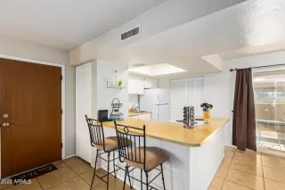 Photo #6: 6483896 Listing 