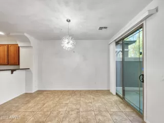 Photo #5: 6483962 Listing