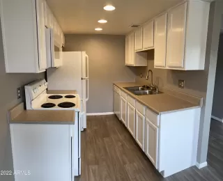 Photo #3: 6484108 Listing