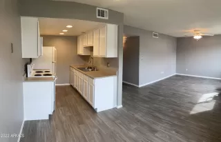 Photo #4: 6484108 Listing