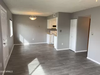 Photo #5: 6484108 Listing