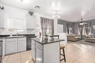 Photo #2: 6484128 Listing