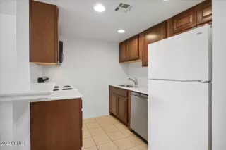 Photo #5: 6484217 Listing