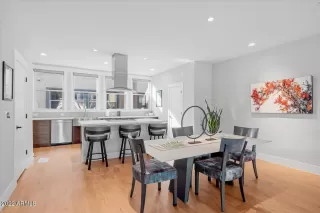 Photo #5: 6484365 Listing