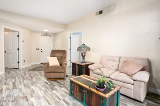 Photo #3: 6484464 Listing