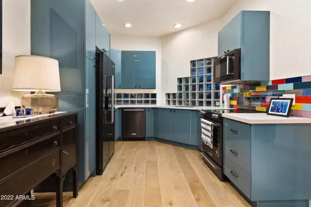 MLS: 6484809 Condo For Sale