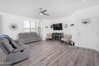 Photo #4: 6484971 Listing