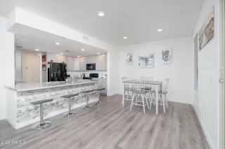 Photo #5: 6484971 Listing