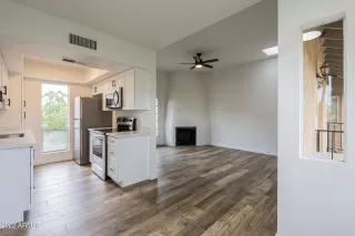 Photo #4: 6485409 Listing