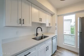 Photo #5: 6485409 Listing