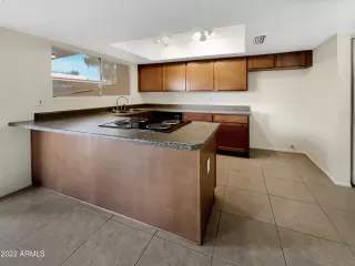 Photo #5: 6486063 Listing