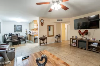 Photo #6: 6486114 Listing