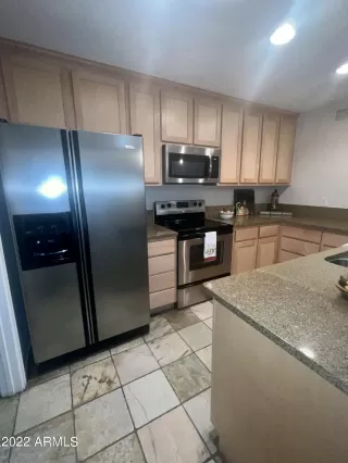 Photo #5: 6486317 Listing