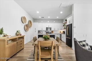 Photo #4: 6486324 Listing