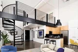 Photo #5: 6486461 Listing