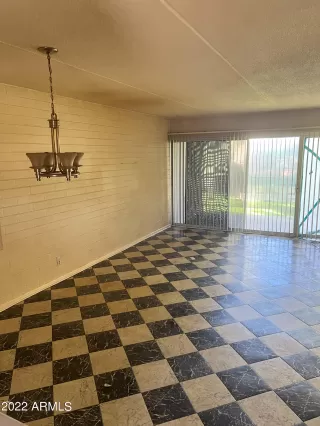 Photo #5: 6486489 Listing