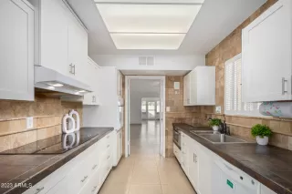 Photo #3: 6486598 Listing 