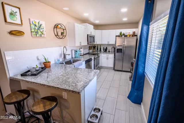 MLS: 6486702 Condo For Sale