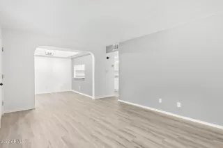 Photo #4: 6487335 Listing