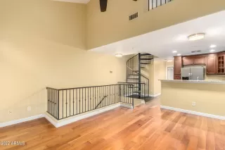 Photo #5: 6487669 Listing