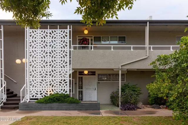 MLS: 6488118 Condo For Sale