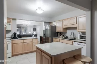 Photo #2: 6488118 Listing 