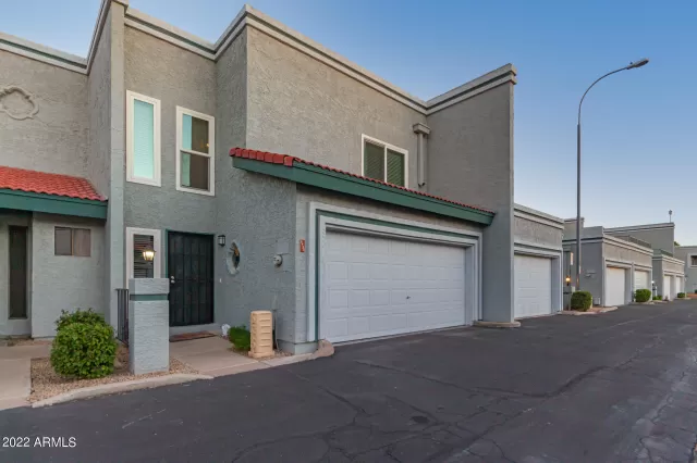 MLS: 6488163 Condo For Sale