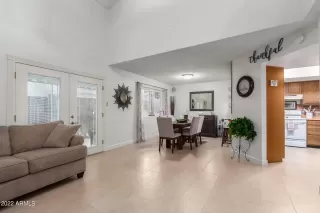 Photo #3: 6488163 Listing