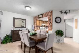 Photo #5: 6488163 Listing