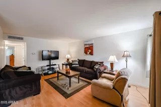 Photo #5: 6488238 Listing 