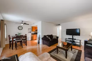 Photo #6: 6488238 Listing 