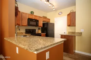 Photo #5: 6488563 Listing