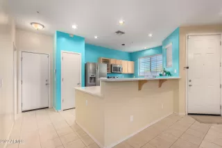 Photo #6: 6489191 Listing