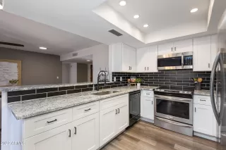 Photo #1: 6489629 Listing 