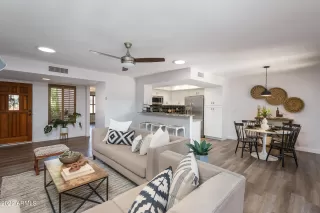 Photo #5: 6489629 Listing 