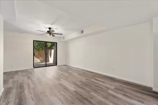 Photo #4: 6489704 Listing