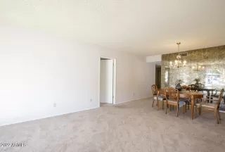 Photo #4: 6490209 Listing