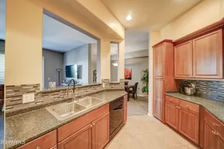 Photo #6: 6490268 Listing