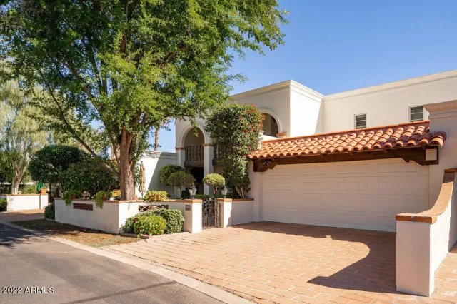 MLS: 6490457 Condo For Sale