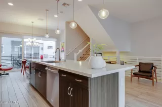 Photo #6: 6490557 Listing 