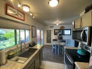 Photo #5: 6490621 Listing