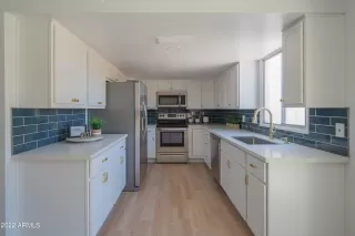 Photo #4: 6490748 Listing 