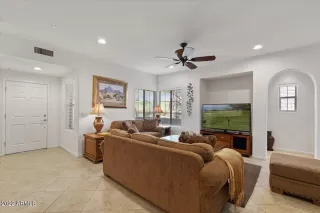 Photo #6: 6490880 Listing