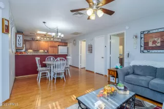 Photo #6: 6490914 Listing 