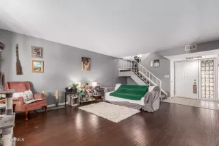 Photo #6: 6491074 Listing