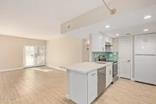 Photo #6: 6491170 Listing 