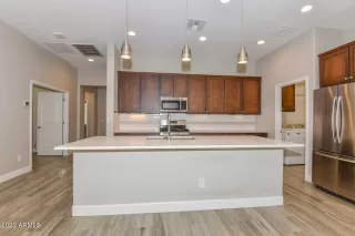 Photo #6: 6491295 Listing 