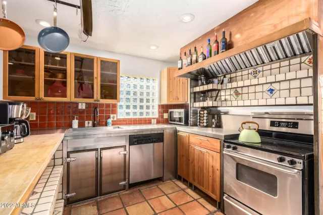 MLS: 6491362 Condo For Sale