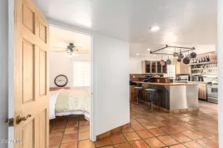 Photo #2: 6491362 Listing